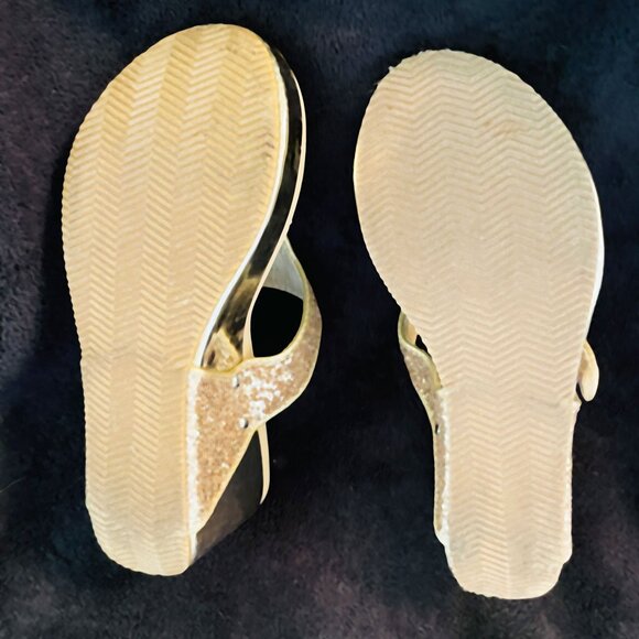 Gold Glitter Side Buckle Strap Platform Wedge Thong Sandals Size 6.5 - Picture 9 of 11